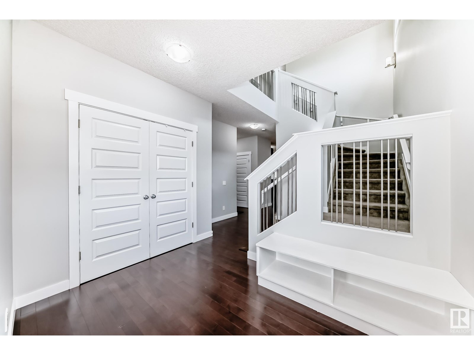 Photo 8 of 1452 30 St Nw, Edmonton AB