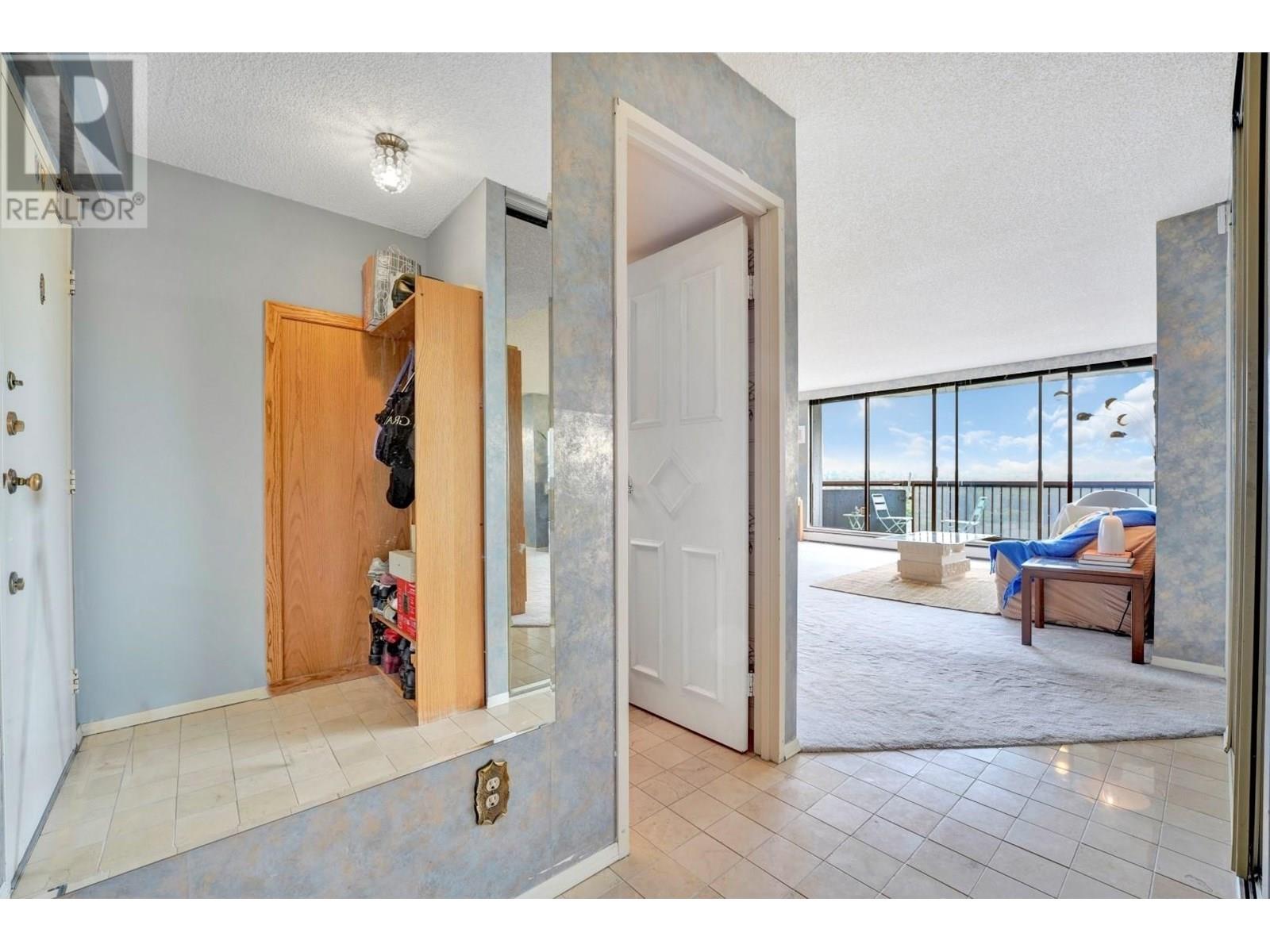 Photo 4 of 1104 2445 W 3rd Avenue, Vancouver BC