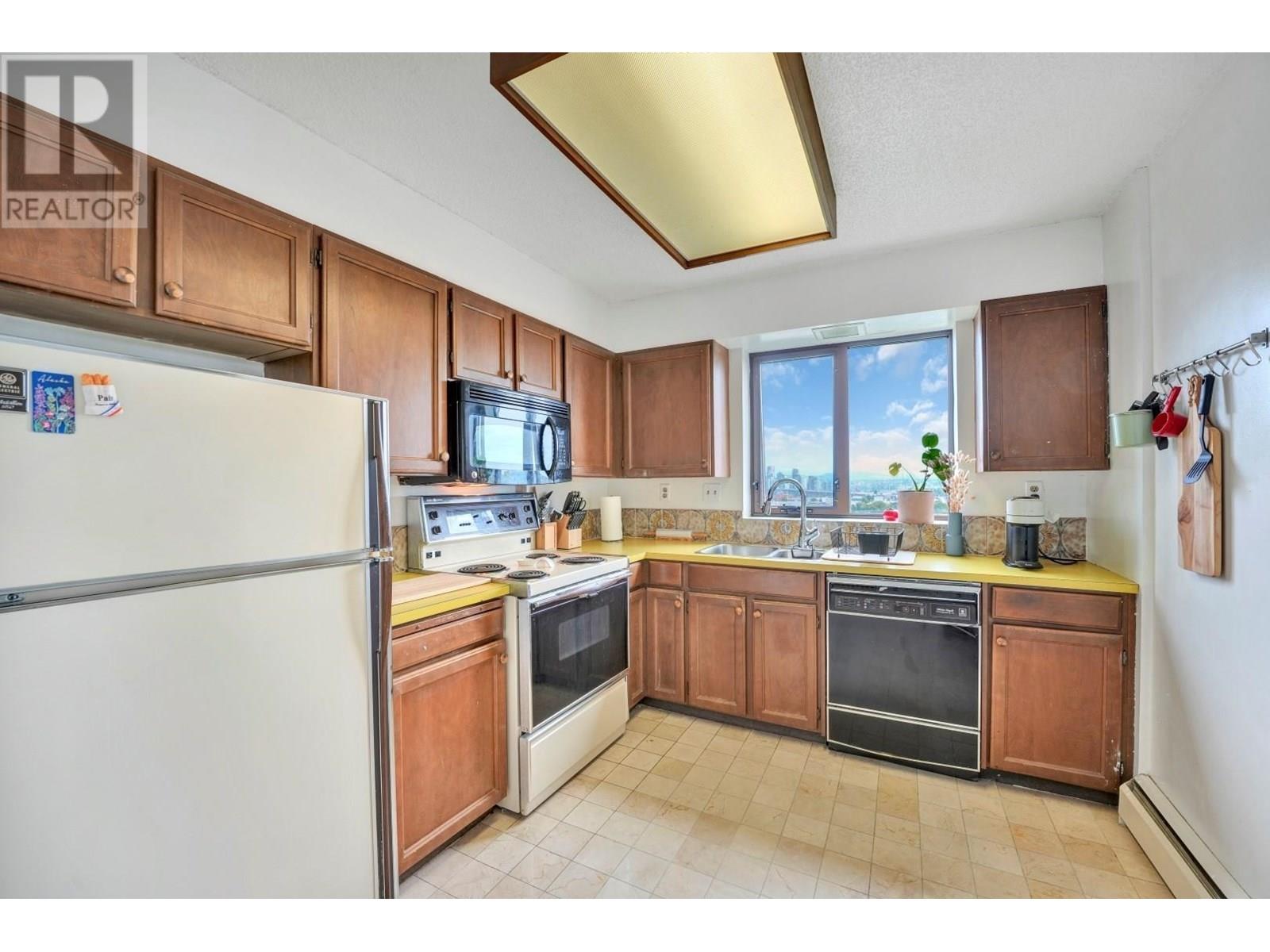 Photo 19 of 1104 2445 W 3rd Avenue, Vancouver BC