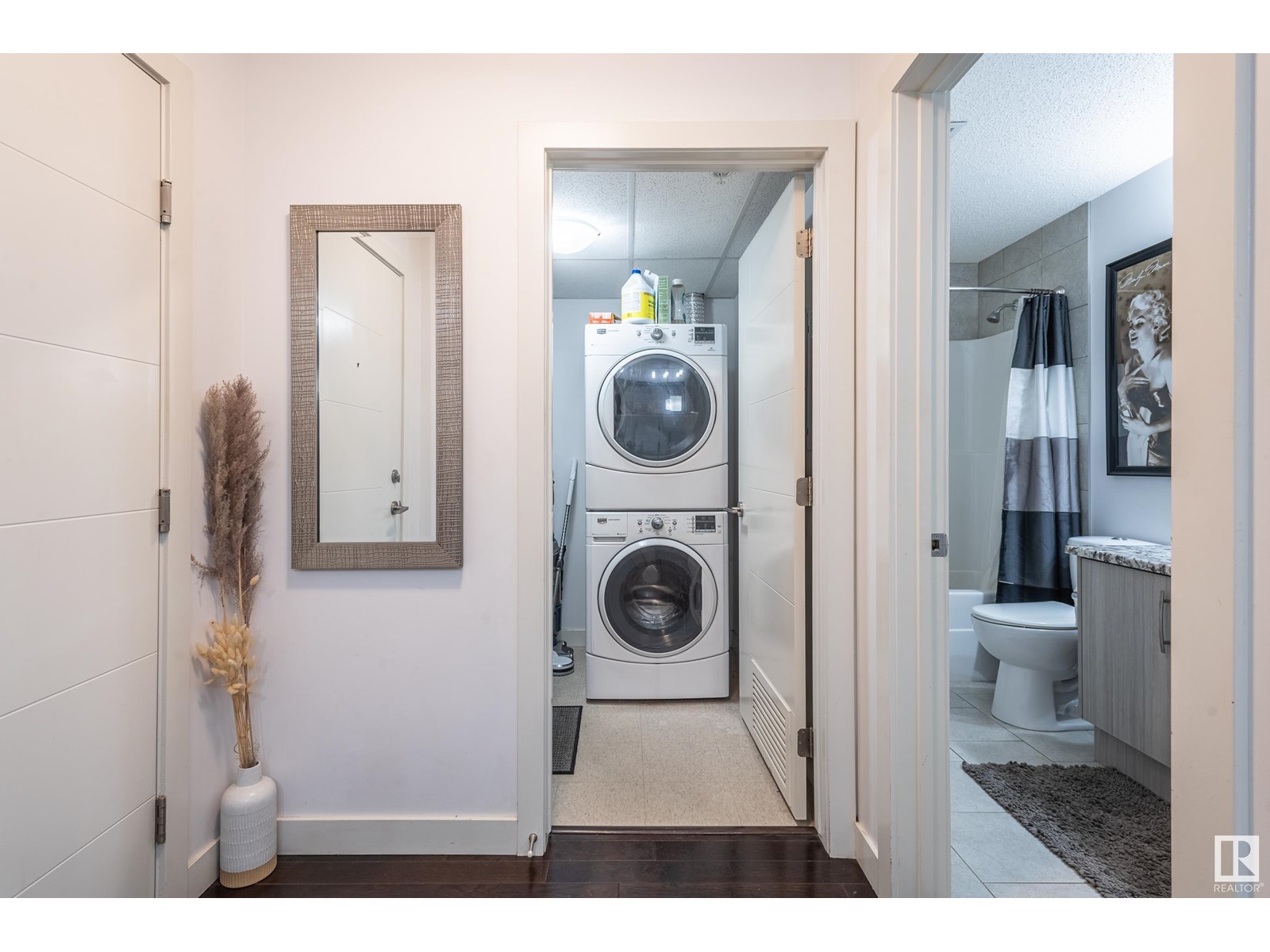 Photo 11 of 305 10523 123 St Nw, Edmonton AB