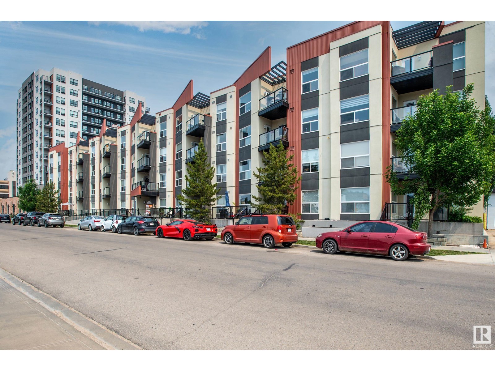 Photo 3 of 305 10523 123 St Nw, Edmonton AB