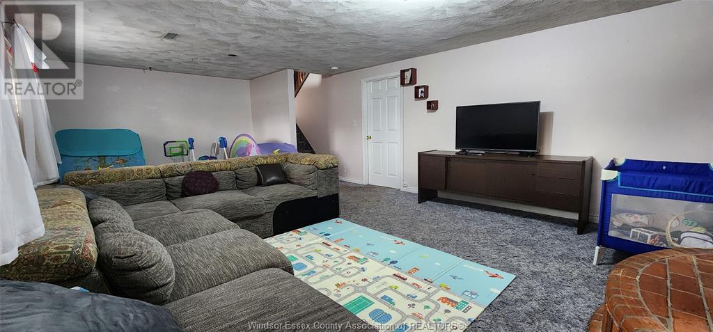 Photo 19 of 1 Lucy Crescent, Leamington ON