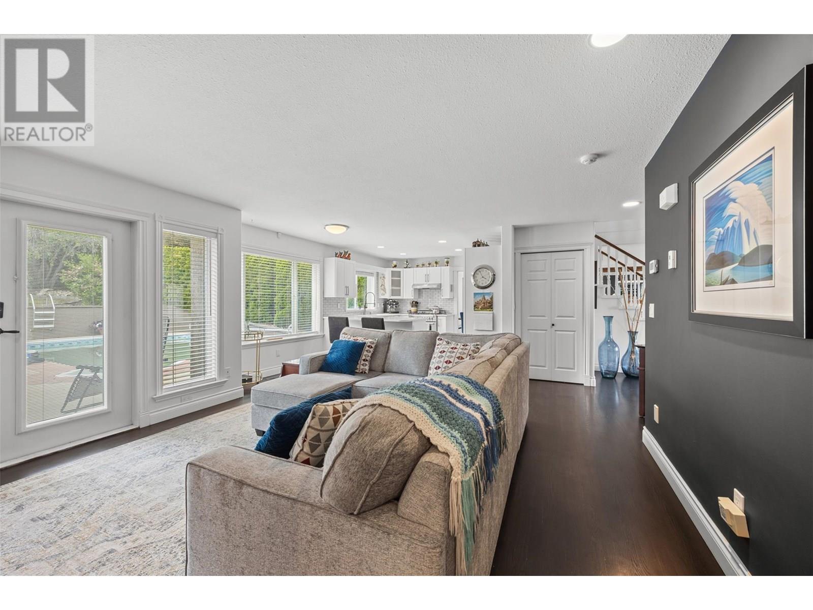 3016 LAKEVIEW COVE ROAD - Image 12