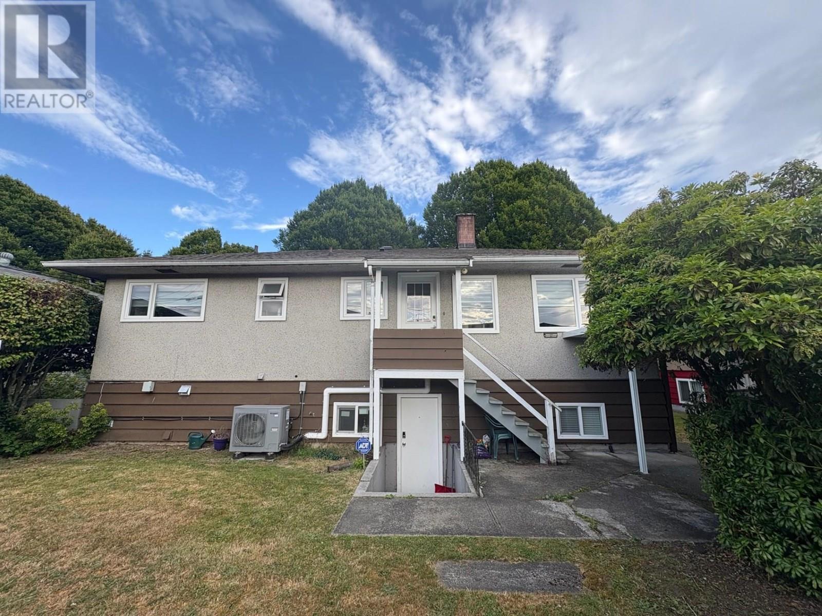 Photo 6 of 4749 Fairmont Street, Vancouver BC