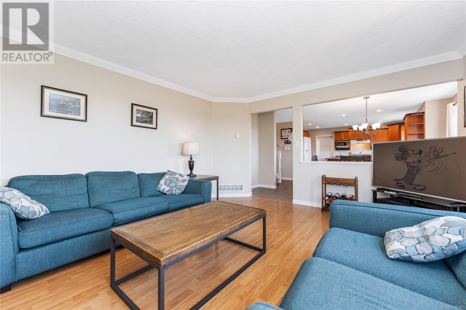 Photo 12 of 517 Louise Rd, Ladysmith BC