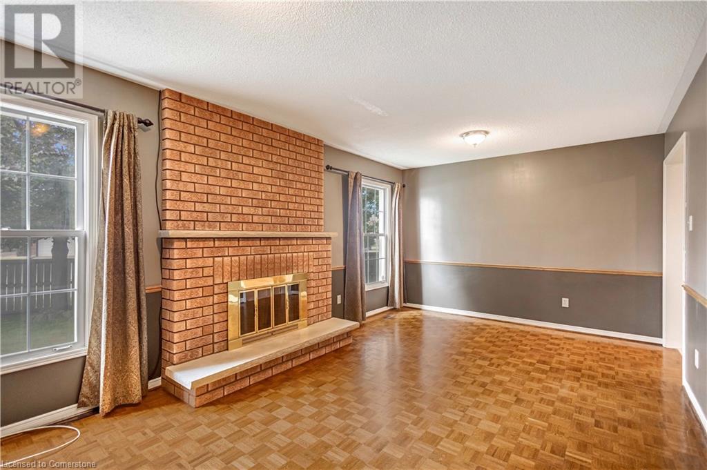 Photo 10 of 2138 The Chase, Mississauga ON