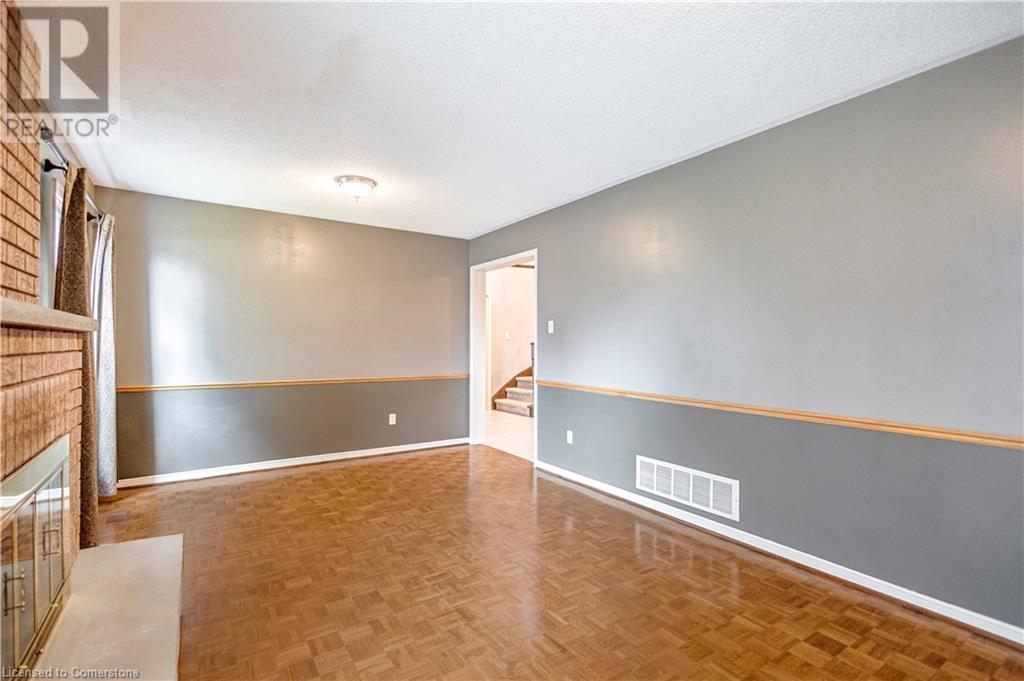 Photo 11 of 2138 The Chase, Mississauga ON