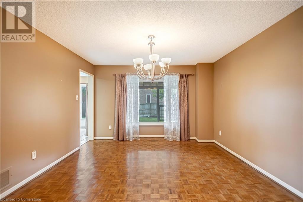 Photo 12 of 2138 The Chase, Mississauga ON