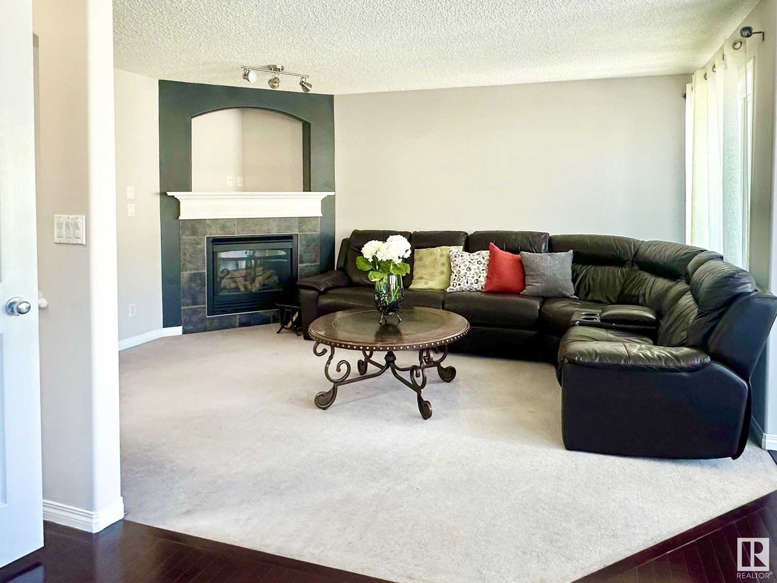 Photo 4 of 11548 167 A Av Nw, Edmonton AB