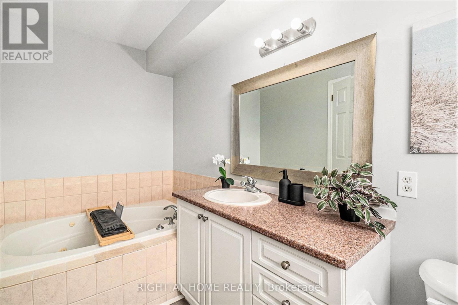 Photo 6 of 2090 Assomption Street, Ottawa ON