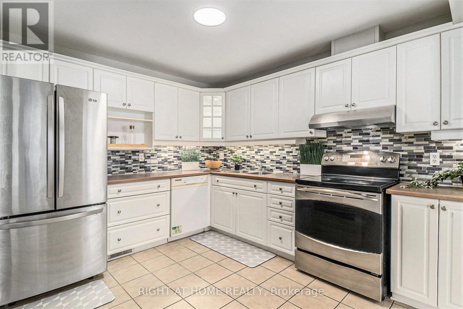 Photo 19 of 2090 Assomption Street, Ottawa ON