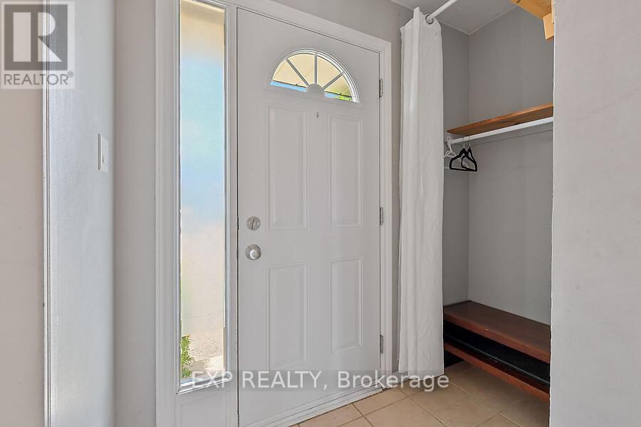 Nice side window and closet