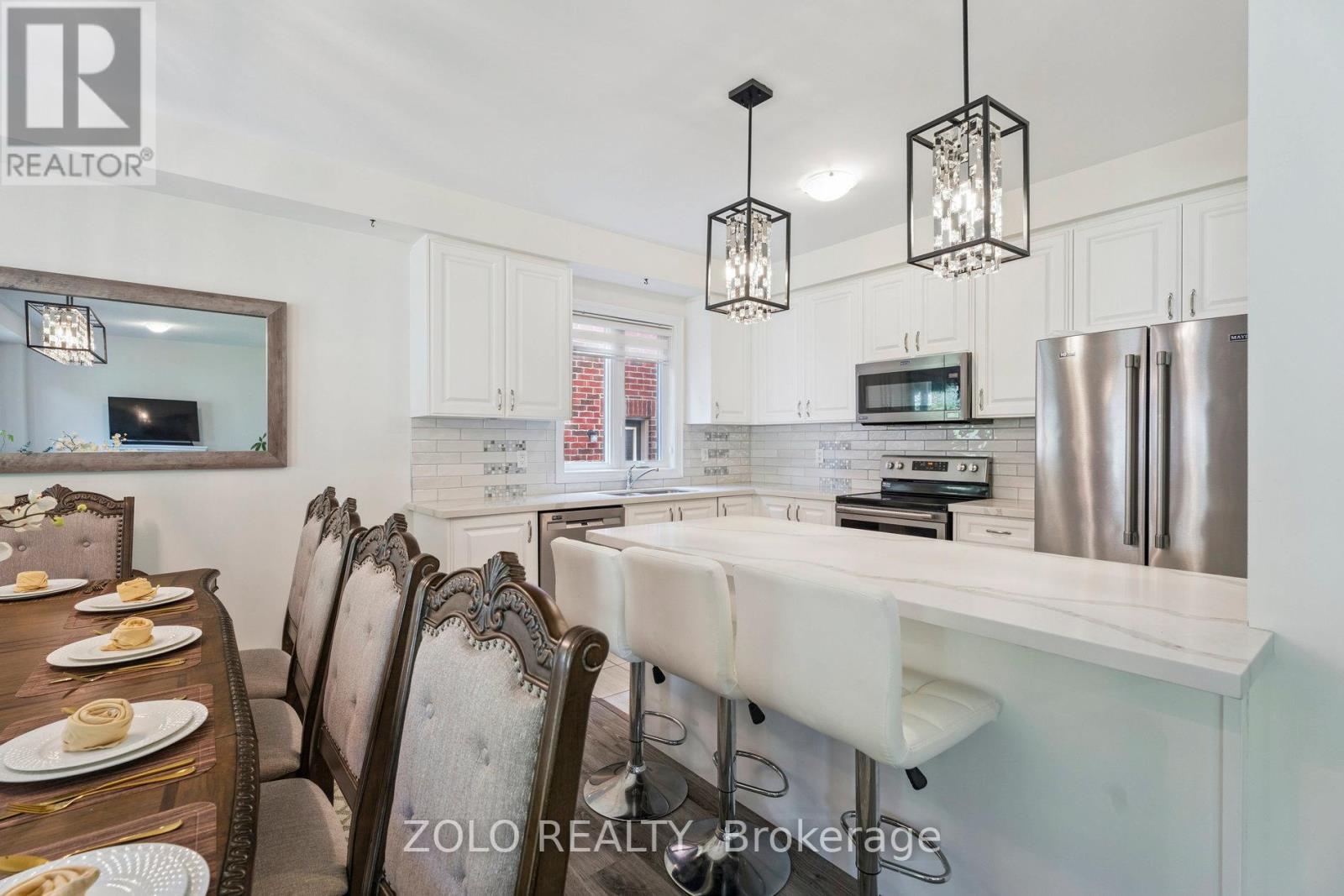 Photo 13 of 143 Kingsmere Crescent, New Tecumseth ON