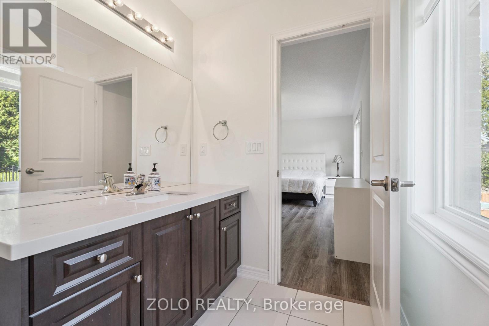 Photo 25 of 143 Kingsmere Crescent, New Tecumseth ON