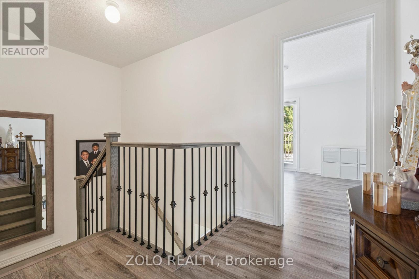 Photo 26 of 143 Kingsmere Crescent, New Tecumseth ON