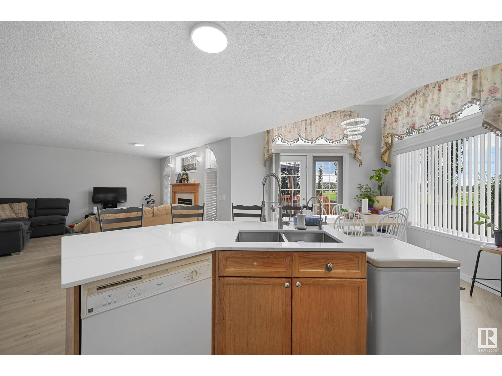 Photo 15 of 4960 191 St Nw, Edmonton AB