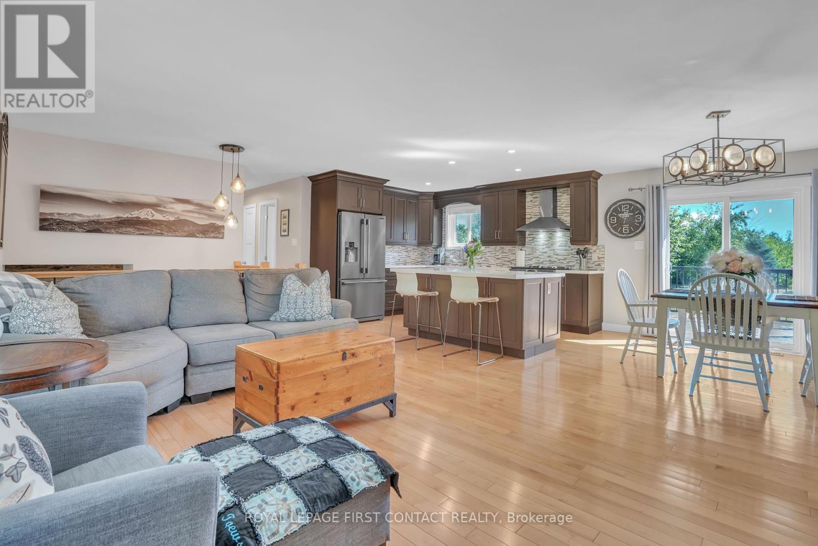 Photo 41 of 23 Spencer Trail, Oromedonte ON