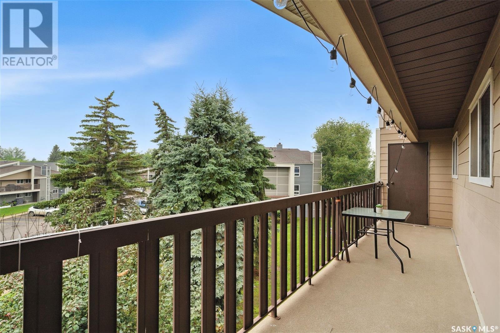 Photo 2 of 1237 425 115th Street E, Saskatoon SK