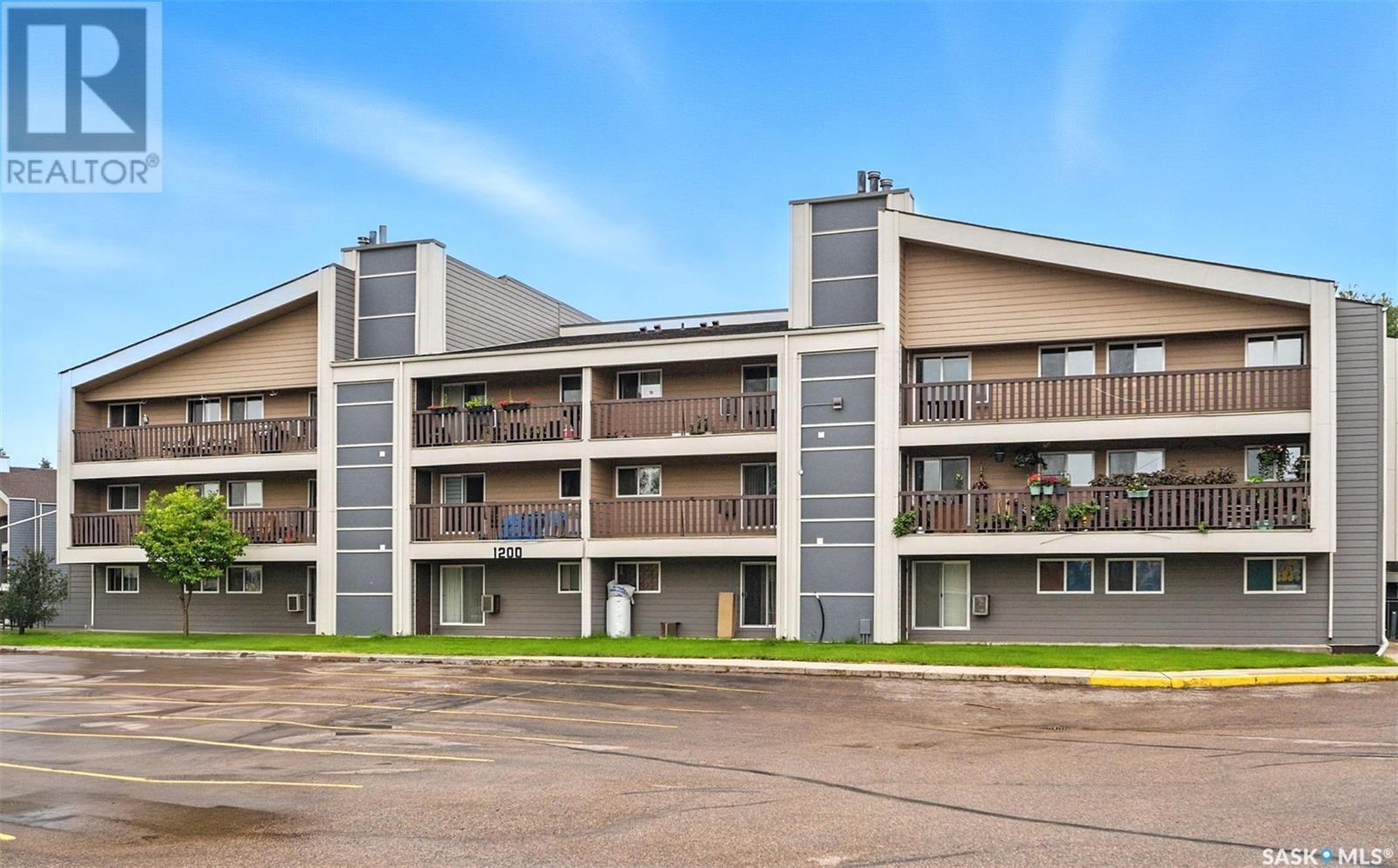 Photo 8 of 1237 425 115th Street E, Saskatoon SK