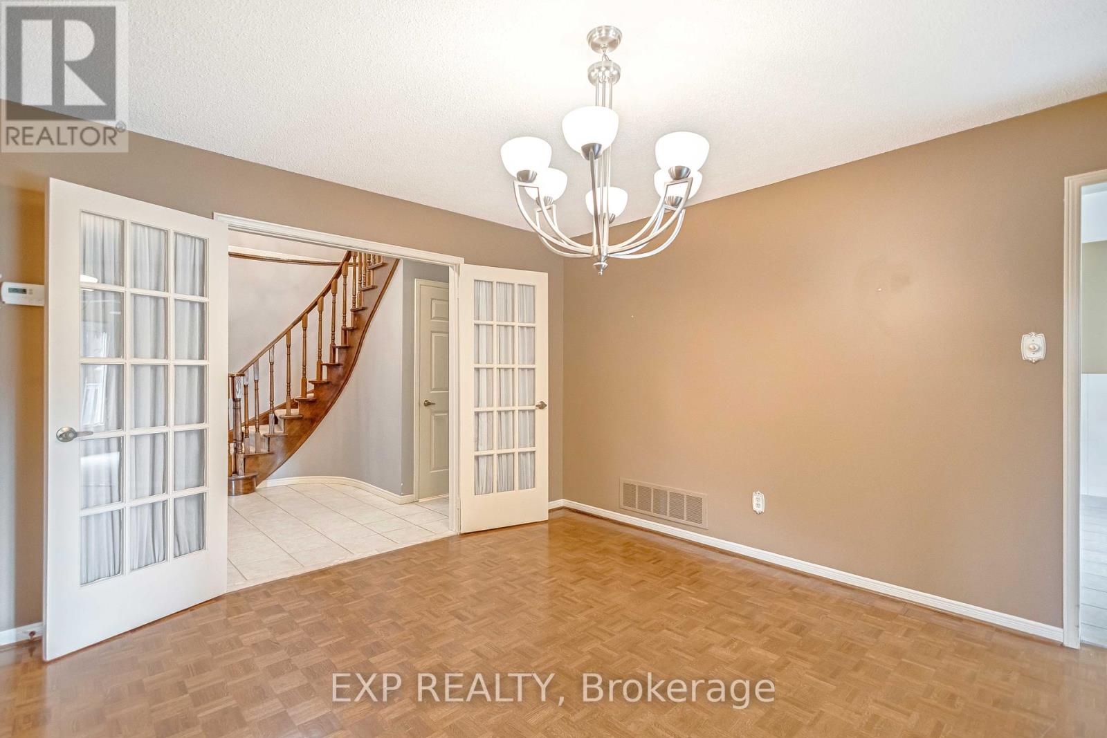Photo 1 of 2138 The Chase, Mississauga ON
