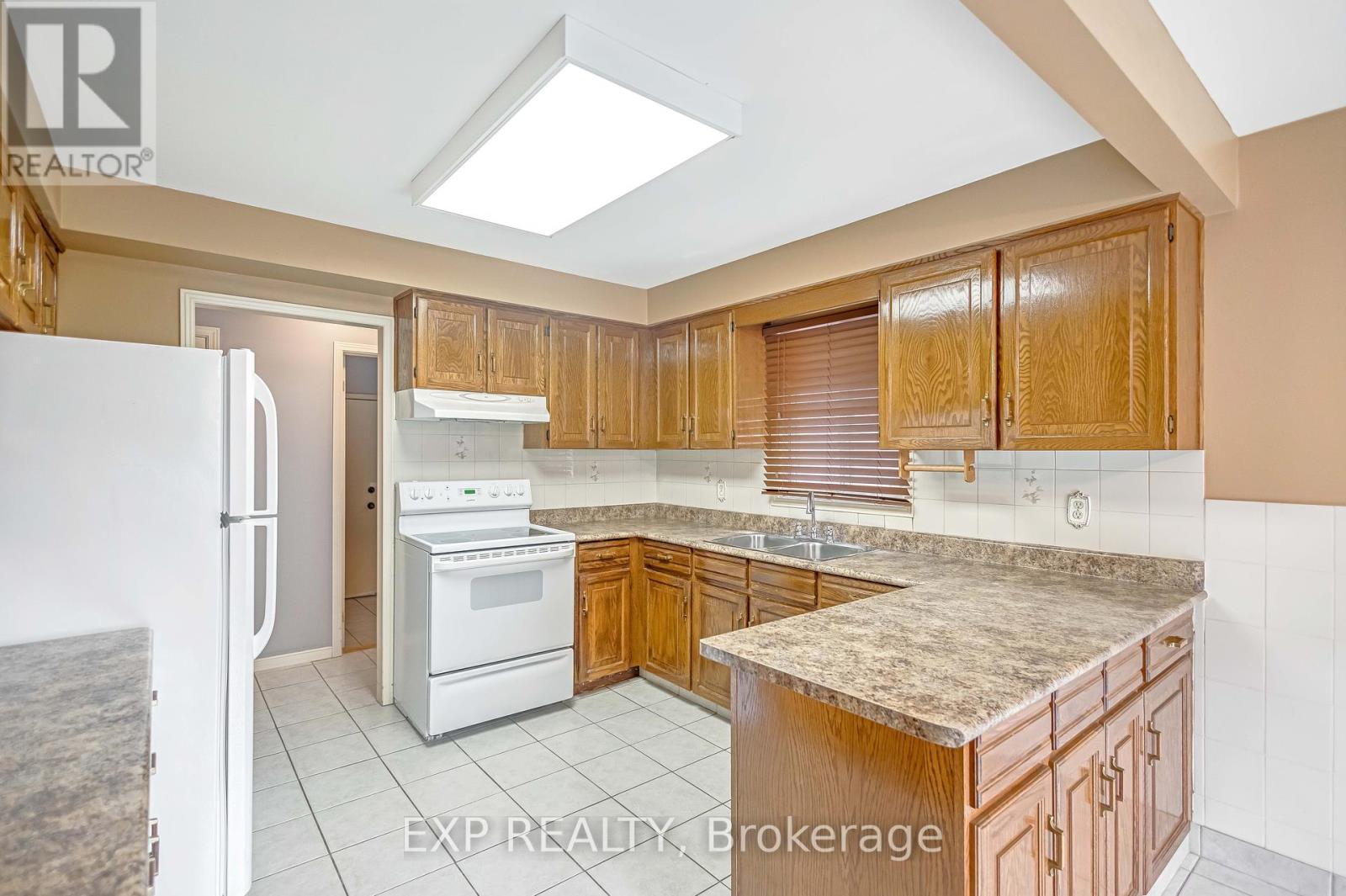 Photo 33 of 2138 The Chase, Mississauga ON