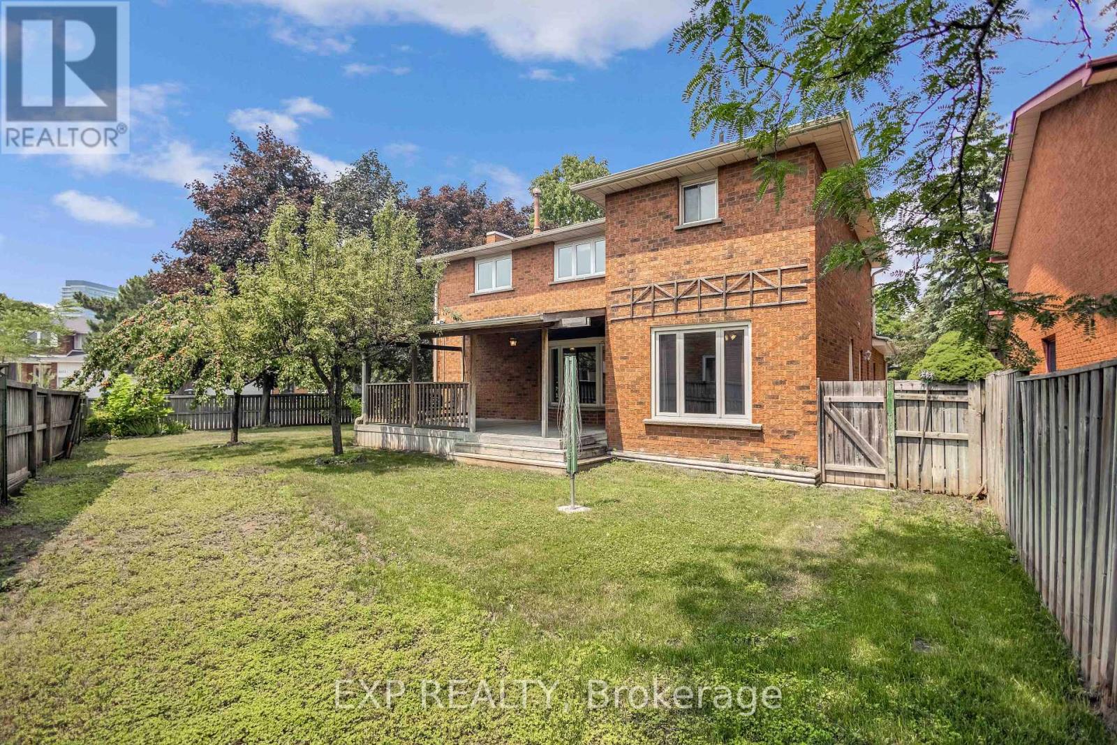 Photo 14 of 2138 The Chase, Mississauga ON