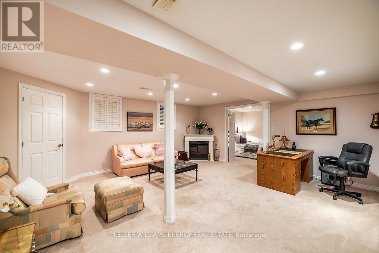 Photo 33 of 16 Kissingbridge Lane, Clarington ON