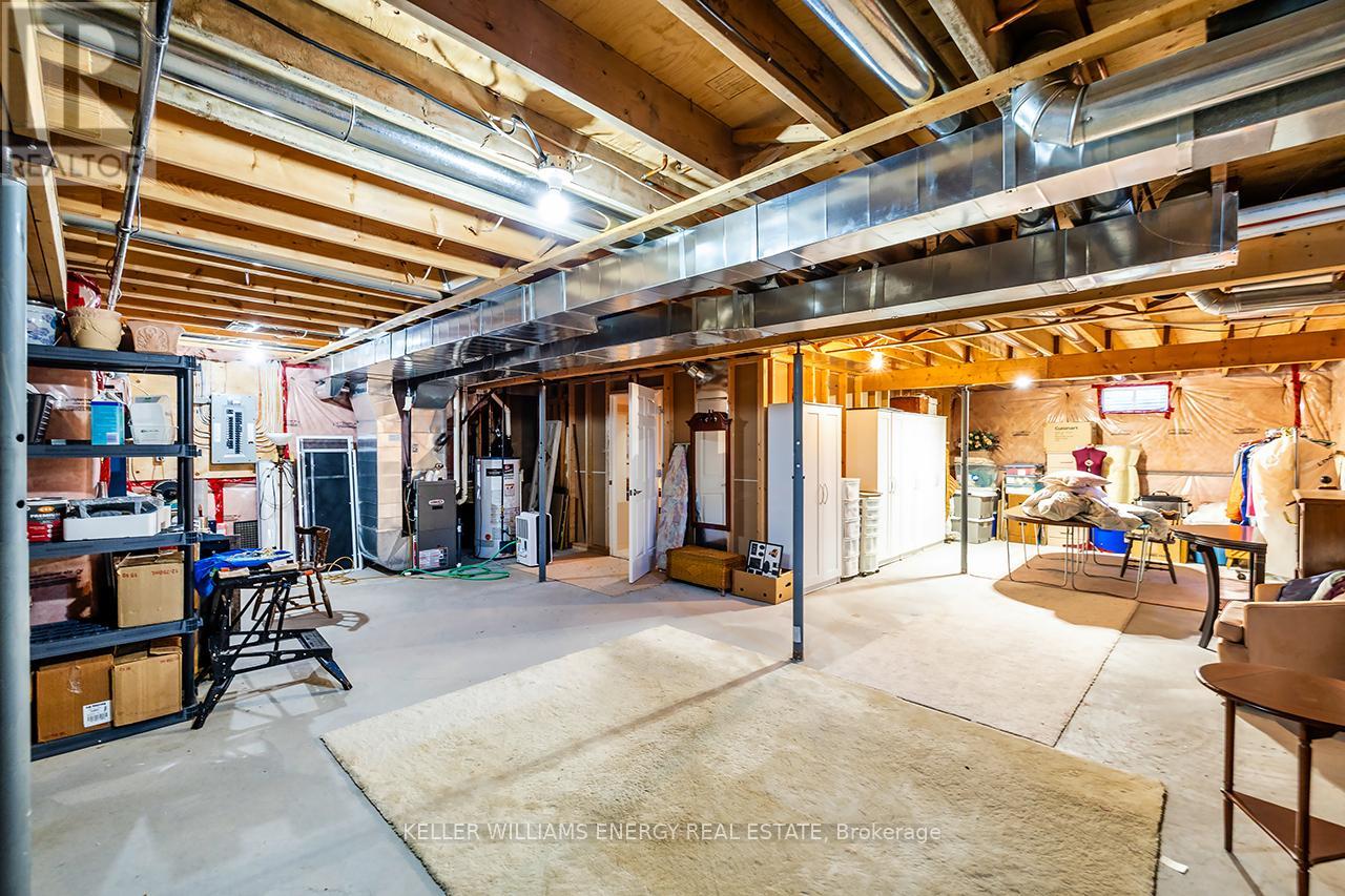 Photo 37 of 16 Kissingbridge Lane, Clarington ON