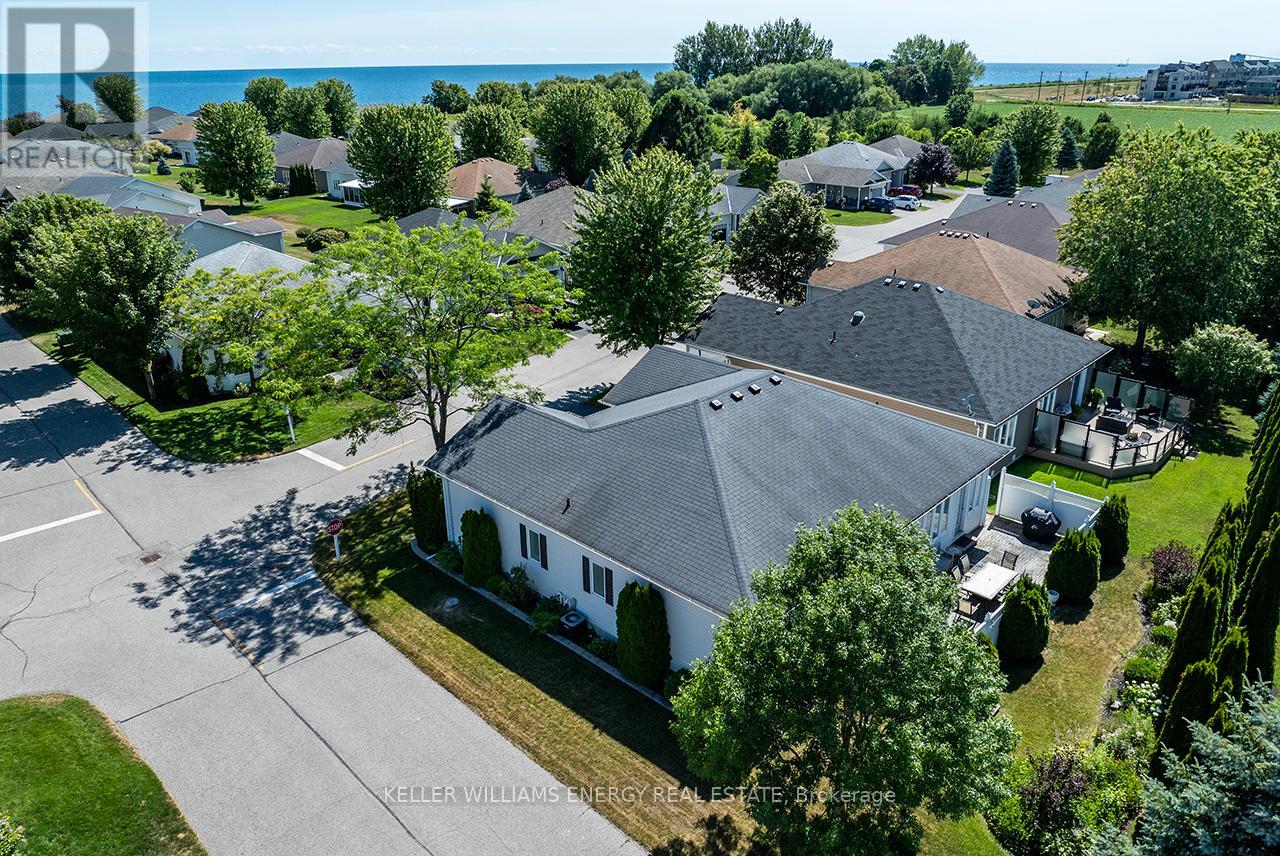 Photo 41 of 16 Kissingbridge Lane, Clarington ON