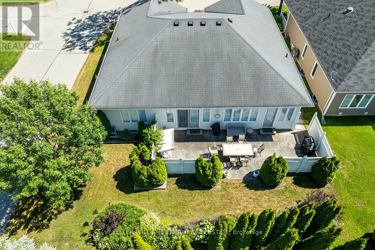 Photo 43 of 16 Kissingbridge Lane, Clarington ON