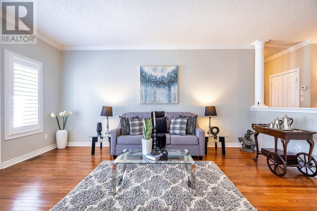 Photo 8 of 16 Kissingbridge Lane, Clarington ON