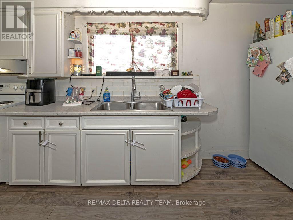 Photo 18 of 212 Mc Connell Avenue, Cornwall ON