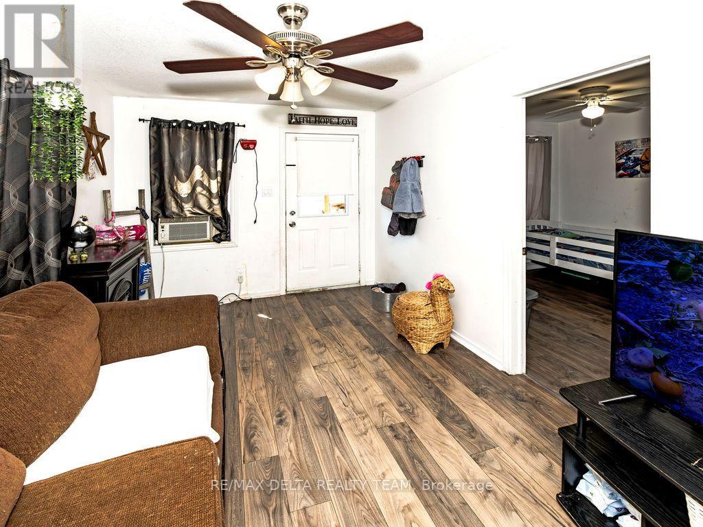 Photo 3 of 212 Mc Connell Avenue, Cornwall ON