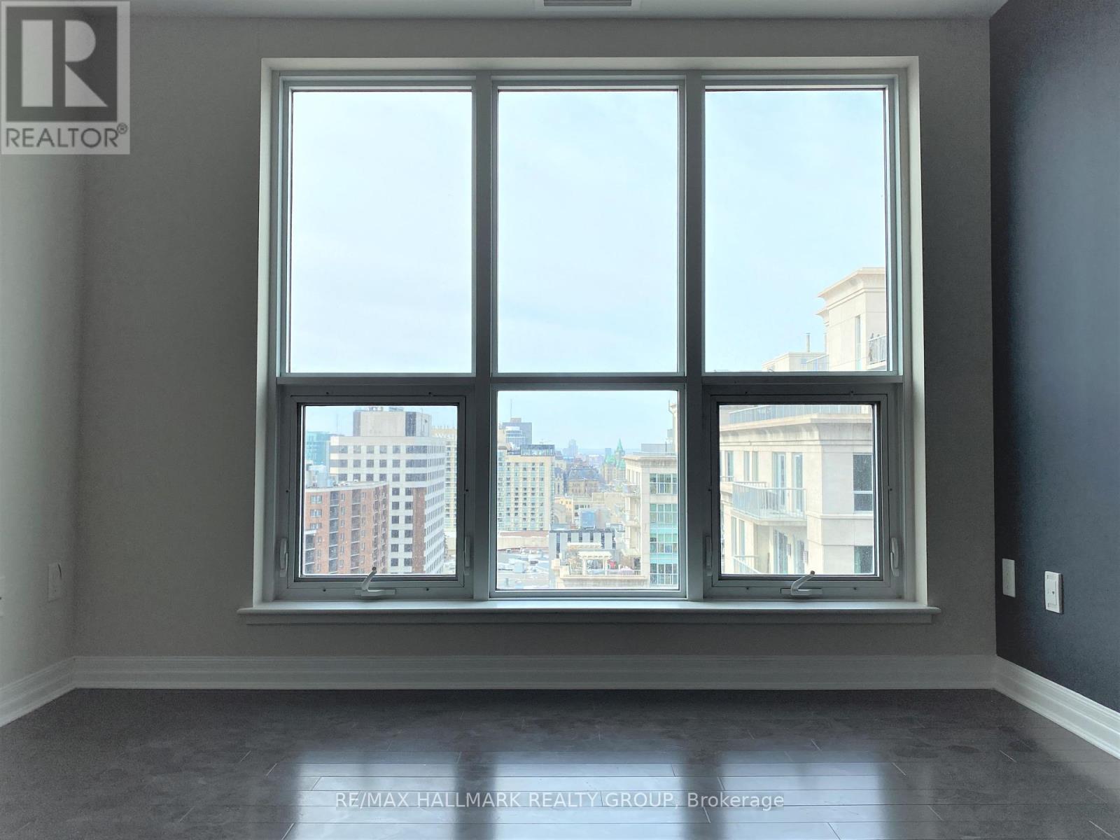 Photo 3 of 2501 195 Besserer Street, Ottawa ON