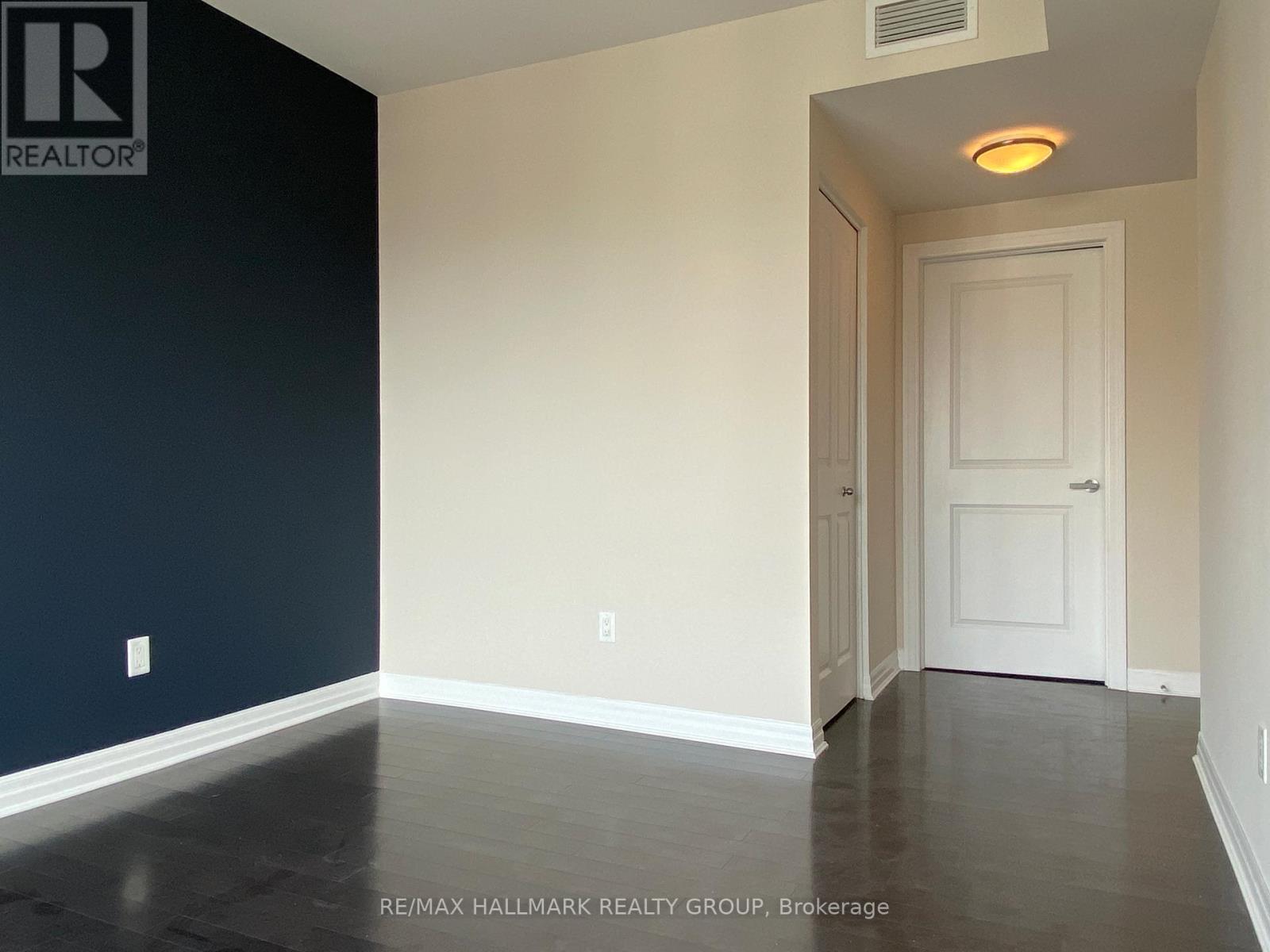 Photo 8 of 2501 195 Besserer Street, Ottawa ON