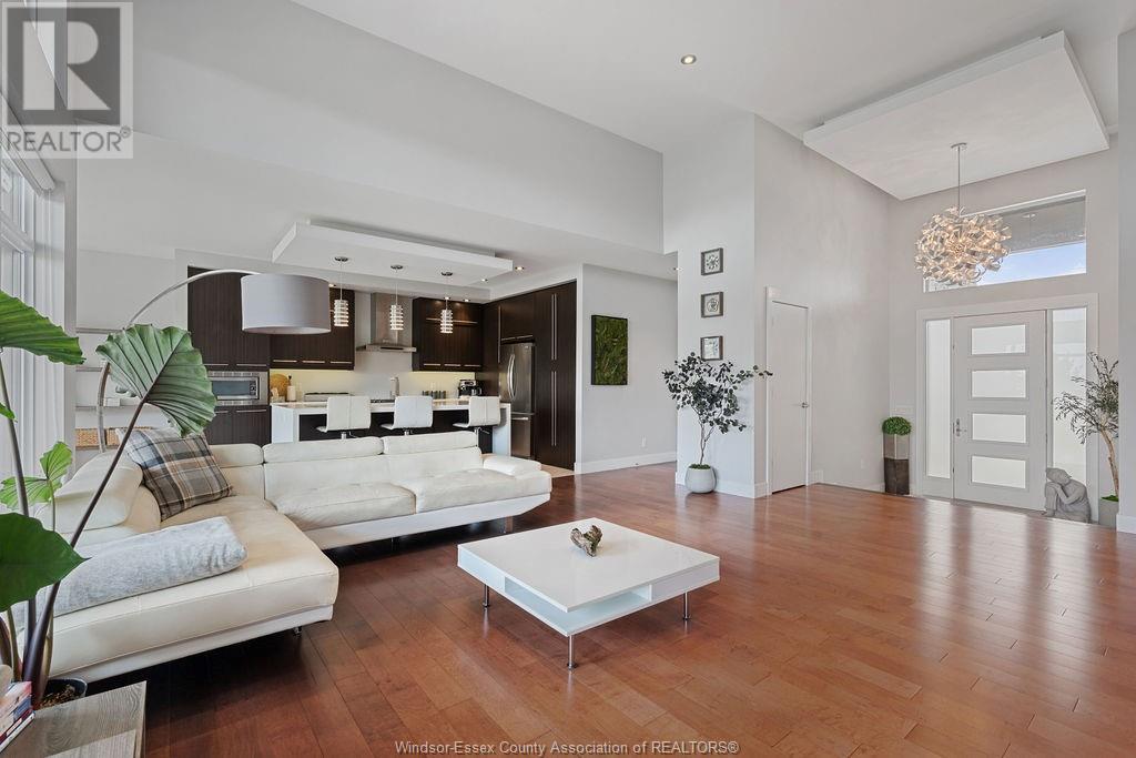 Photo 11 of 6 Mulberry Crescent, Kingsville ON