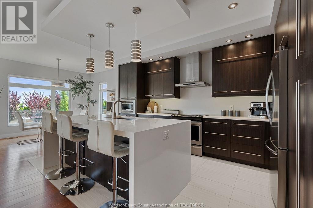 Photo 10 of 6 Mulberry Crescent, Kingsville ON
