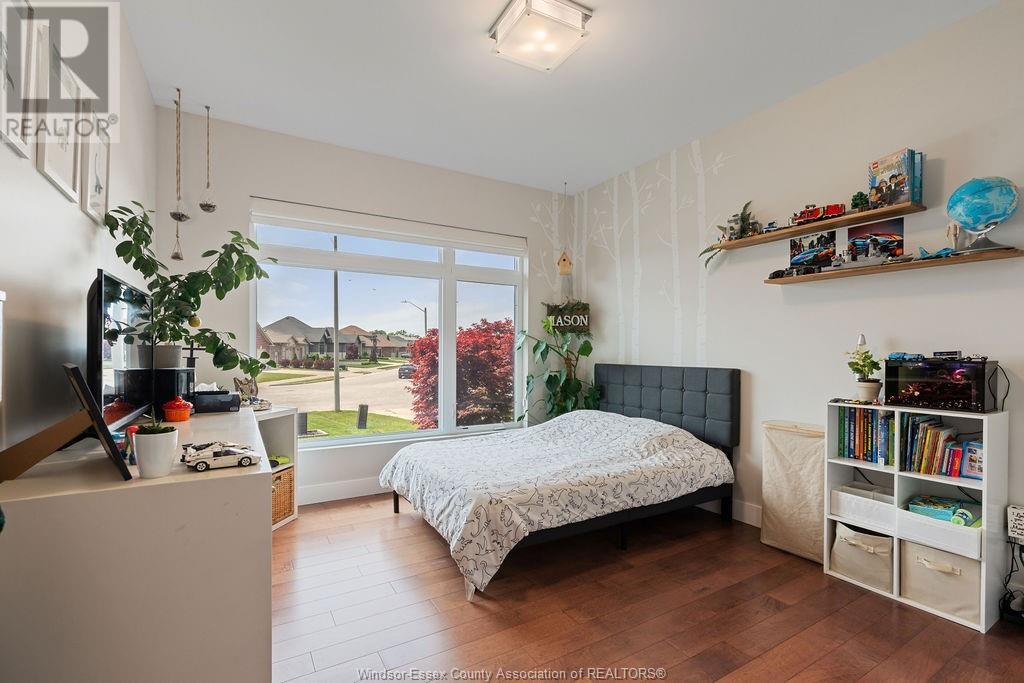 Photo 30 of 6 Mulberry Crescent, Kingsville ON