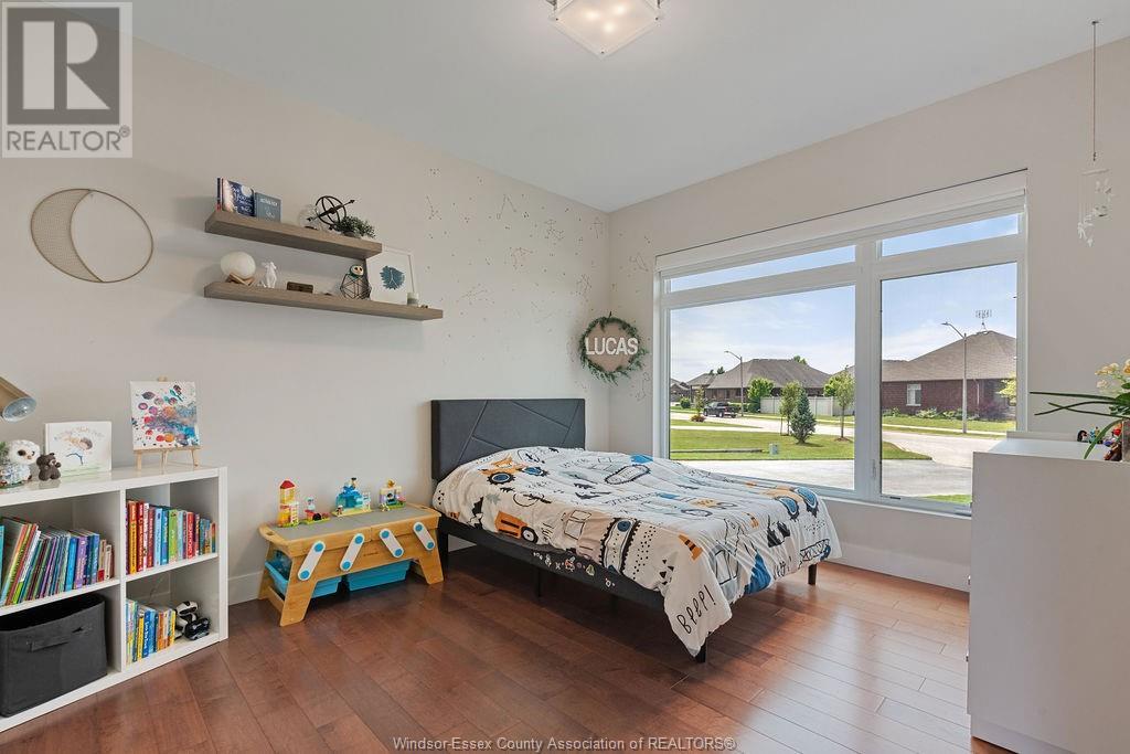 Photo 42 of 6 Mulberry Crescent, Kingsville ON