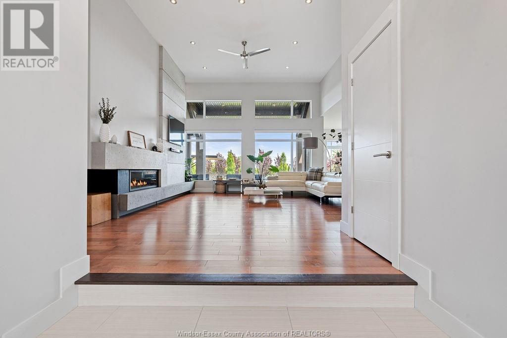 Photo 8 of 6 Mulberry Crescent, Kingsville ON