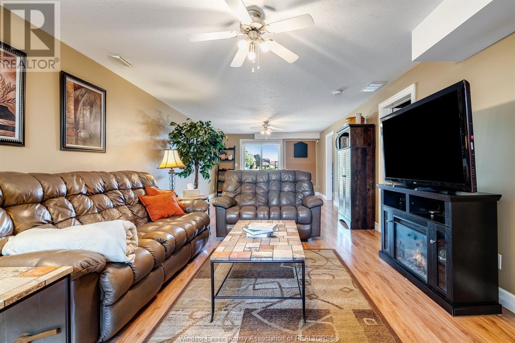 Photo 5 of 148 Antonio Court, Leamington ON