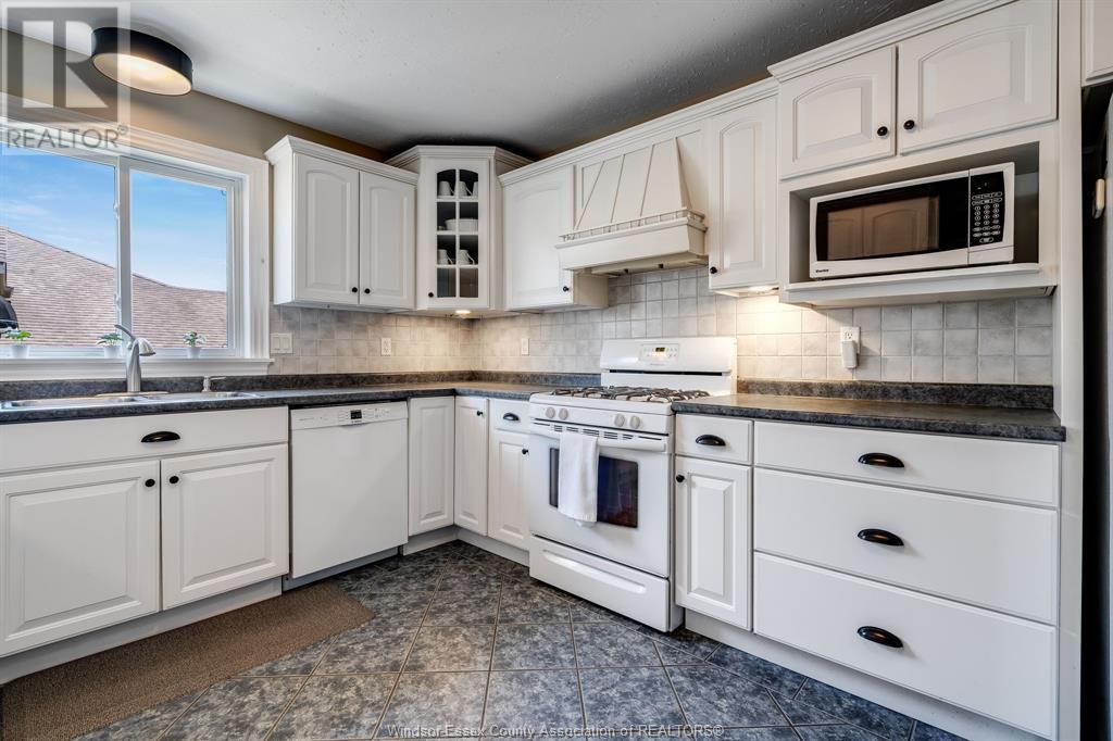 Photo 21 of 148 Antonio Court, Leamington ON