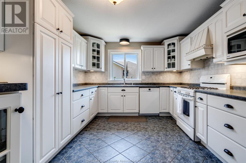 Photo 37 of 148 Antonio Court, Leamington ON