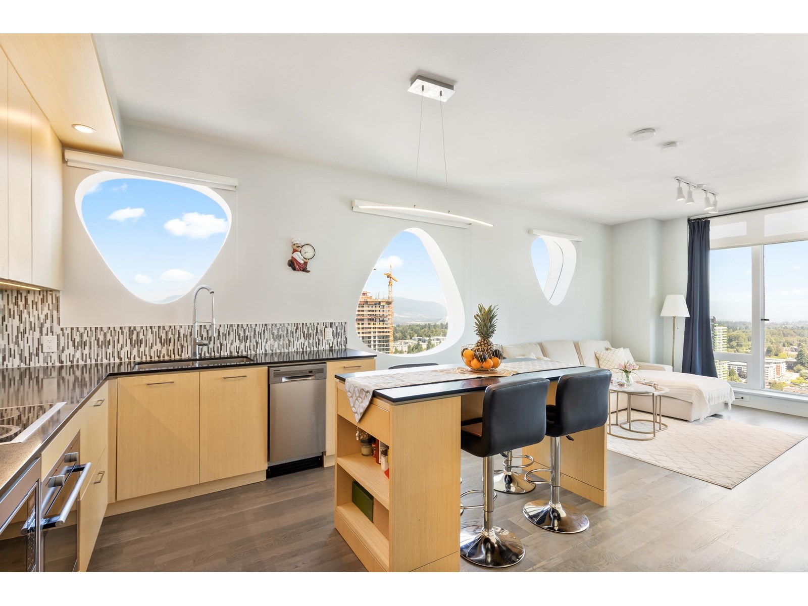 Photo 1 of 3701 13495 Central Avenue, Surrey BC