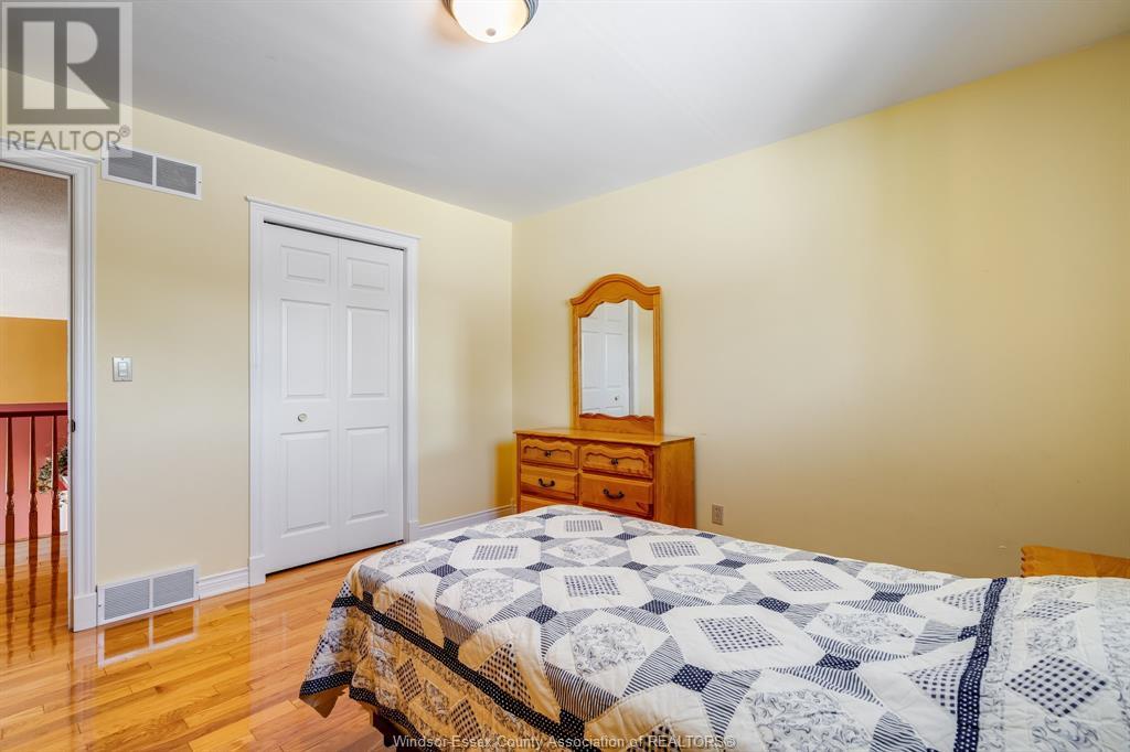 Photo 34 of 93 Mccallum Street, Kingsville ON