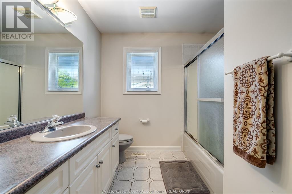 Photo 31 of 93 Mccallum Street, Kingsville ON