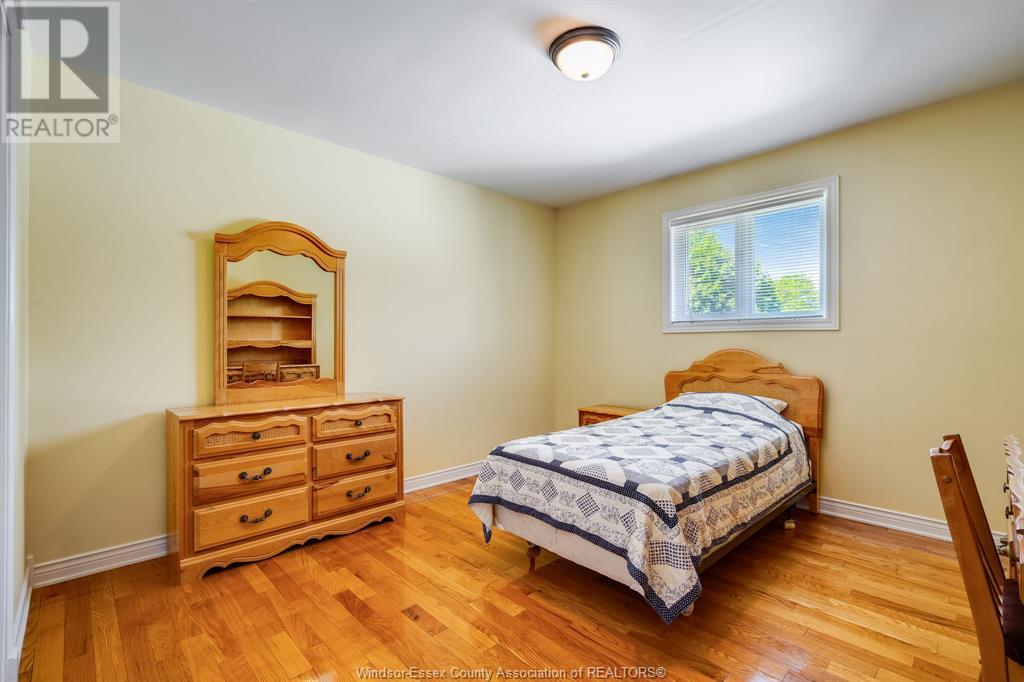 Photo 33 of 93 Mccallum Street, Kingsville ON