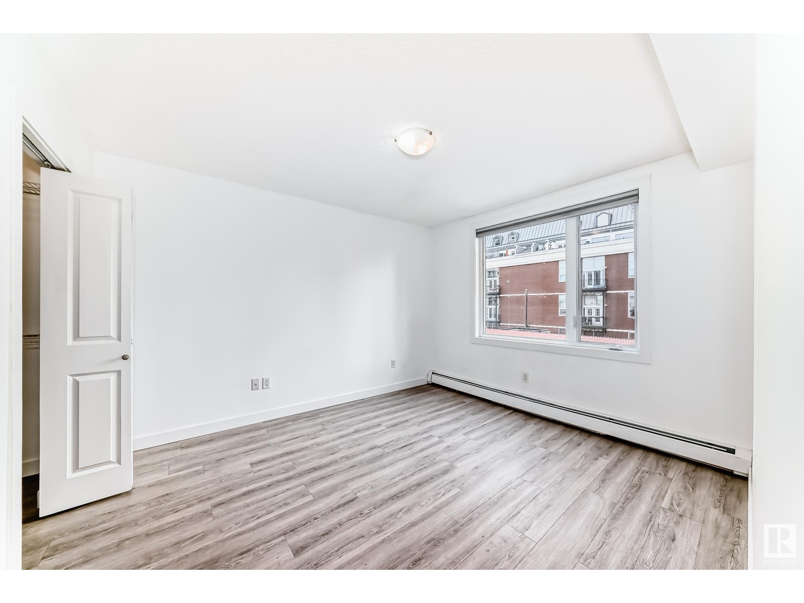 Photo 12 of 304 10303 105 St Nw, Edmonton AB