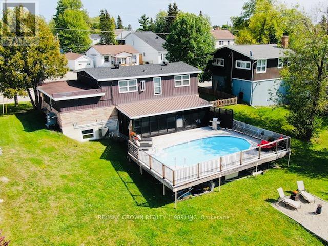Photo 2 of 17 A Park Crescent, Kapuskasing ON