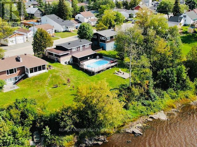 Photo 43 of 17 A Park Crescent, Kapuskasing ON